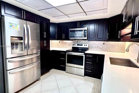 Touwnhouse à vendre à Plantation, Floride: 3 chambres, 151.62 m2 № 2257816 - photo 4
