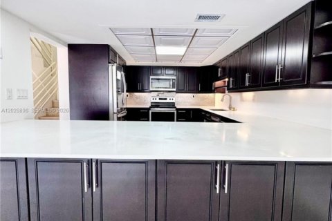 Touwnhouse à vendre à Plantation, Floride: 3 chambres, 151.62 m2 № 2257816 - photo 3