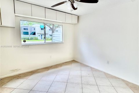 Touwnhouse à vendre à Plantation, Floride: 3 chambres, 151.62 m2 № 2257816 - photo 15
