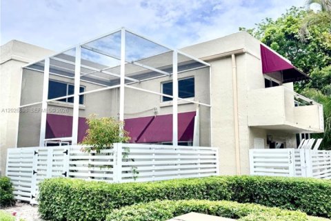 Touwnhouse à vendre à Plantation, Floride: 3 chambres, 151.62 m2 № 2257816 - photo 2