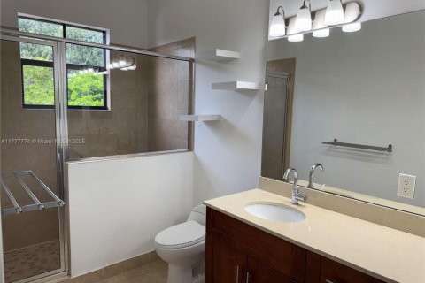House in Tamarac, Florida 3 bedrooms, 150.32 sq.m. № 1737673 - photo 15