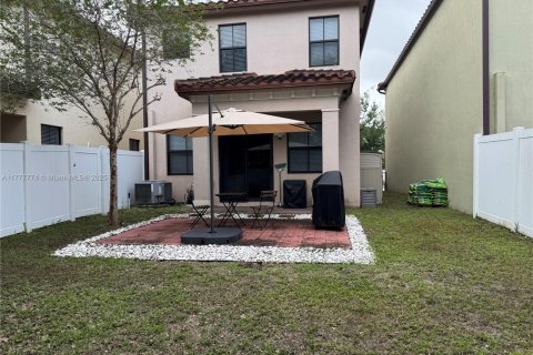 House in Tamarac, Florida 3 bedrooms, 150.32 sq.m. № 1737673 - photo 18