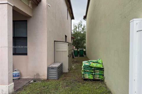 House in Tamarac, Florida 3 bedrooms, 150.32 sq.m. № 1737673 - photo 17