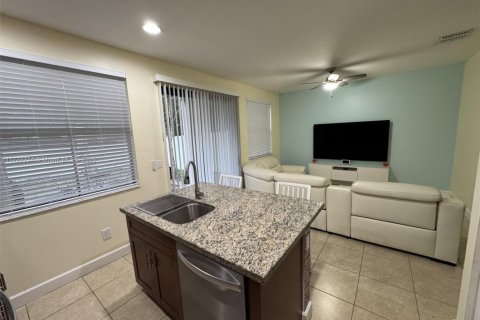 House in Tamarac, Florida 3 bedrooms, 150.32 sq.m. № 1737673 - photo 7