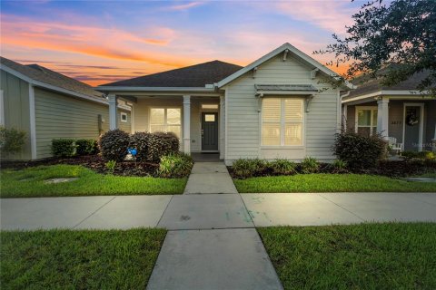 House in Gainesville, Florida 3 bedrooms, 138.61 sq.m. № 1914431 - photo 1