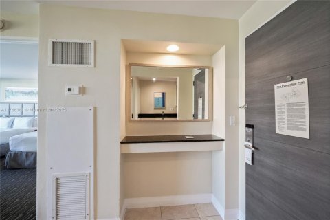 Hotel in Fort Lauderdale, Florida 1 bedroom, 51.47 sq.m. № 1862073 - photo 4