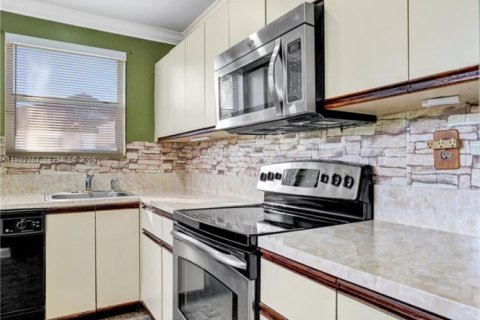 Copropriété à louer à Pembroke Pines, Floride: 2 chambres, 96.34 m2 № 1976711 - photo 18