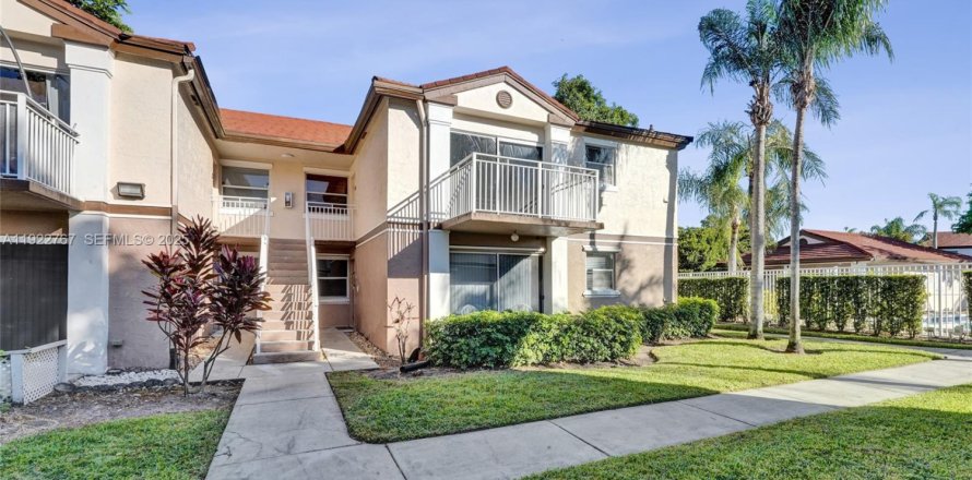 Condo à Pembroke Pines, Floride, 2 chambres  № 1976711