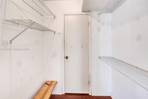 Copropriété à louer à Pembroke Pines, Floride: 2 chambres, 96.34 m2 № 1976711 - photo 21