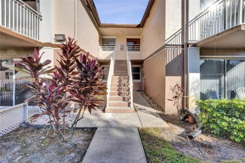 Copropriété à louer à Pembroke Pines, Floride: 2 chambres, 96.34 m2 № 1976711 - photo 4