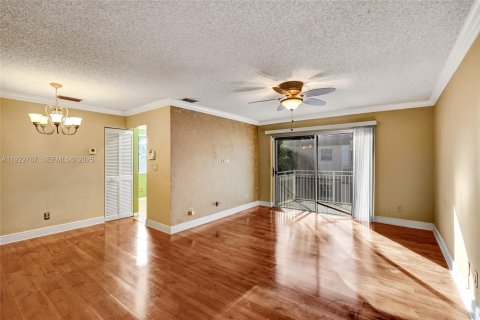 Copropriété à louer à Pembroke Pines, Floride: 2 chambres, 96.34 m2 № 1976711 - photo 8
