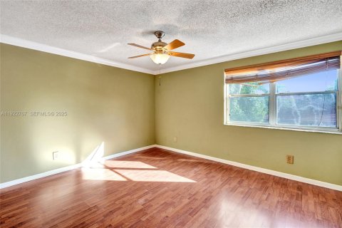 Copropriété à louer à Pembroke Pines, Floride: 2 chambres, 96.34 m2 № 1976711 - photo 19