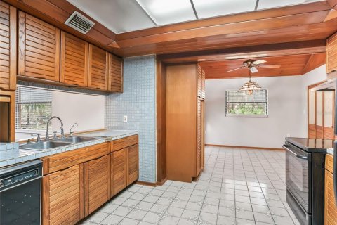 Villa ou maison à vendre à Webster, Floride: 2 chambres, 127.37 m2 № 2143125 - photo 15