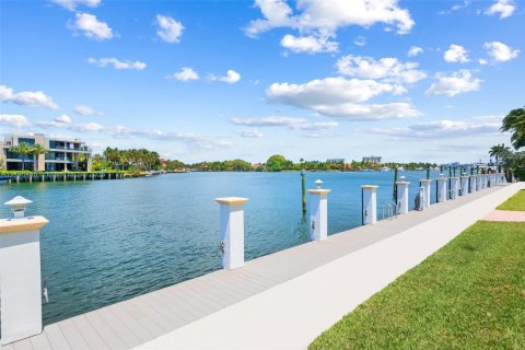 Condominio en venta en Fort Lauderdale, Florida, 2 dormitorios, 86.96 m2 № 1713148 - foto 2