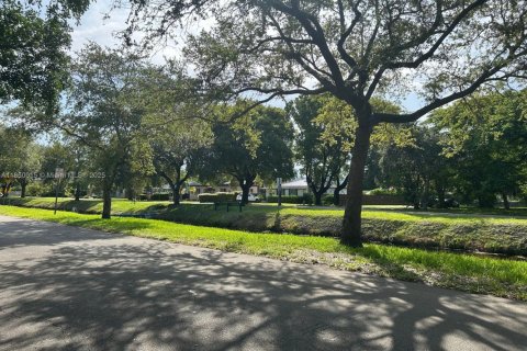 Casa en venta en Miami Springs, Florida, 2 dormitorios, 166.85 m2 № 1856912 - foto 12