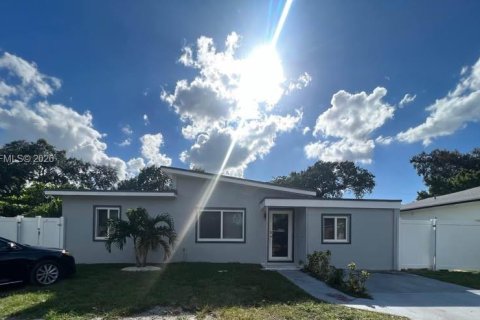 Villa ou maison à West Park, Floride 3 chambres, 138.24 m2 № 2041559