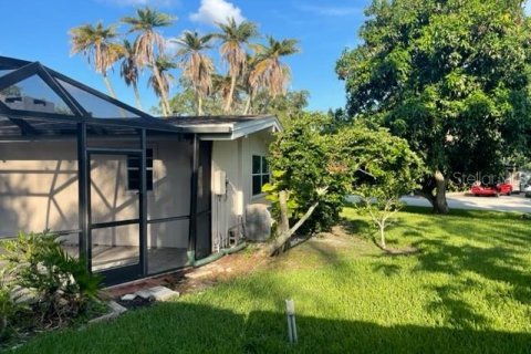 House in Sarasota, Florida 5 bedrooms, 309.83 sq.m. № 2156713 - photo 17