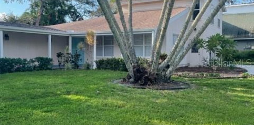 House in Sarasota, Florida 5 bedrooms, 309.83 sq.m. № 2156713