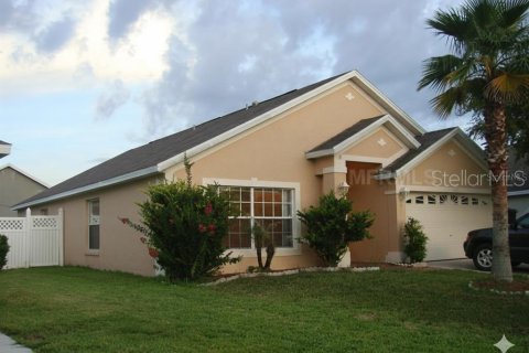 House in Davenport, Florida 4 bedrooms, 179.86 sq.m. № 1908562 - photo 1