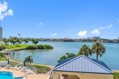 Copropriété à vendre à South Pasadena, Floride: 2 chambres, 120.77 m2 № 2387615 - photo 13