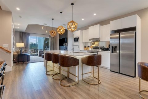 Touwnhouse à vendre à Kissimmee, Floride: 4 chambres, 219.06 m2 № 1700155 - photo 5