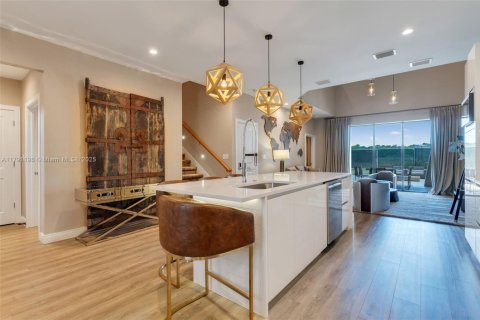 Touwnhouse à vendre à Kissimmee, Floride: 4 chambres, 219.06 m2 № 1700155 - photo 4