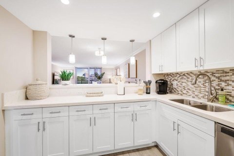 Apartment in Boca Raton, Florida 2 bedrooms, 111.48 sq.m. № 2387150 - photo 8