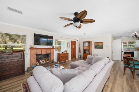House in Waldo, Florida 2 bedrooms, 120.77 sq.m. № 2222990 - photo 6