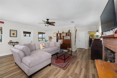 House in Waldo, Florida 2 bedrooms, 120.77 sq.m. № 2222990 - photo 9