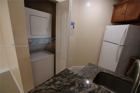 Copropriété à vendre à Miami, Floride: 2 chambres, 74.32 m2 № 2046078 - photo 17