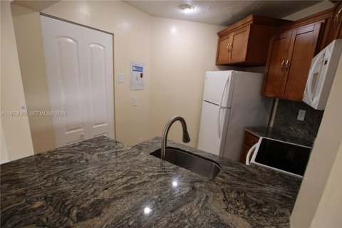 Copropriété à vendre à Miami, Floride: 2 chambres, 74.32 m2 № 2046078 - photo 16