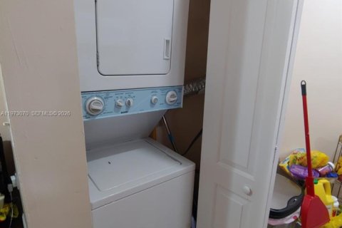 Copropriété à vendre à Miami, Floride: 2 chambres, 74.32 m2 № 2046078 - photo 15