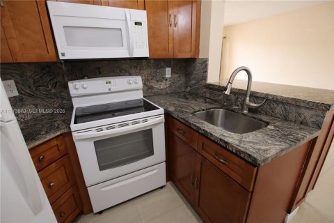 Copropriété à vendre à Miami, Floride: 2 chambres, 74.32 m2 № 2046078 - photo 13