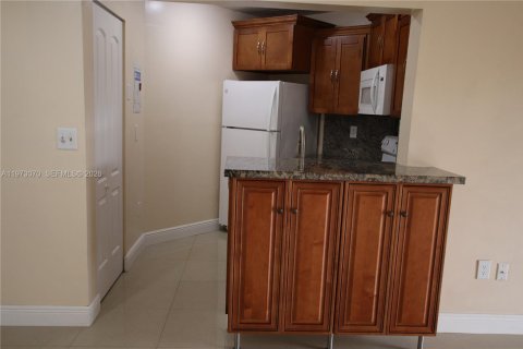 Copropriété à vendre à Miami, Floride: 2 chambres, 74.32 m2 № 2046078 - photo 9