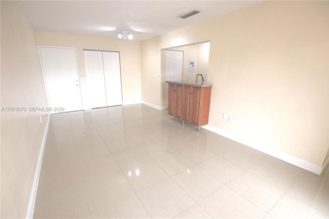 Copropriété à vendre à Miami, Floride: 2 chambres, 74.32 m2 № 2046078 - photo 20