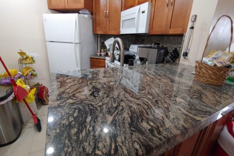 Copropriété à vendre à Miami, Floride: 2 chambres, 74.32 m2 № 2046078 - photo 5