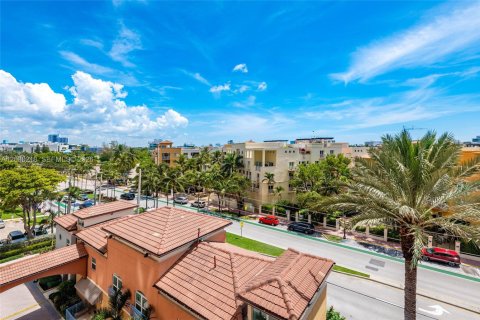 Condo in Miami Beach, Florida, 1 bedroom № 2087605 - photo 25