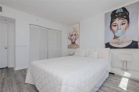 Condo in Miami Beach, Florida, 1 bedroom № 2087605 - photo 20