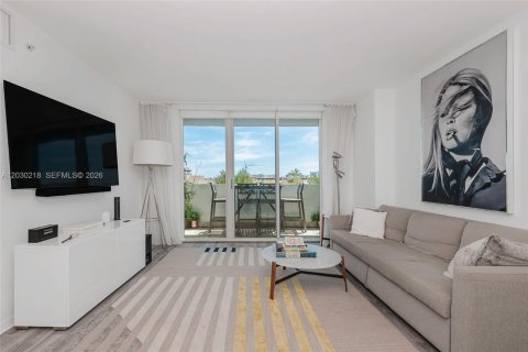 Condo in Miami Beach, Florida, 1 bedroom № 2087605 - photo 4