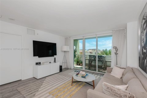 Condo in Miami Beach, Florida, 1 bedroom № 2087605 - photo 5