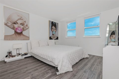 Condo in Miami Beach, Florida, 1 bedroom № 2087605 - photo 17