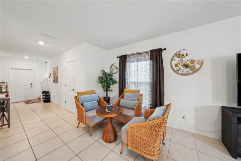Casa en venta en Zephyrhills, Florida, 5 dormitorios, 205.96 m2 № 2383333 - foto 5