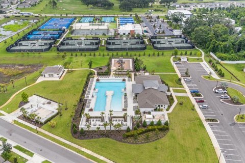 Casa en venta en Zephyrhills, Florida, 5 dormitorios, 205.96 m2 № 2383333 - foto 25