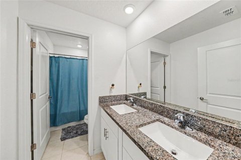 Casa en venta en Zephyrhills, Florida, 5 dormitorios, 205.96 m2 № 2383333 - foto 23