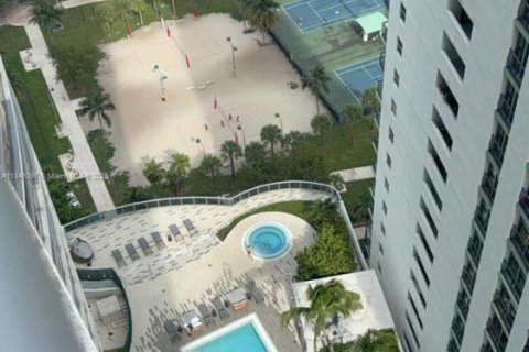 Condo in Miami, Florida, 1 bedroom  № 1857179 - photo 7