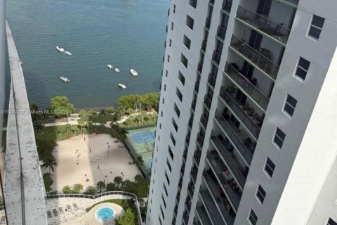 Condo in Miami, Florida, 1 bedroom  № 1857179 - photo 4