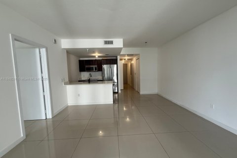 Condo in Miami, Florida, 1 bedroom  № 1857179 - photo 2