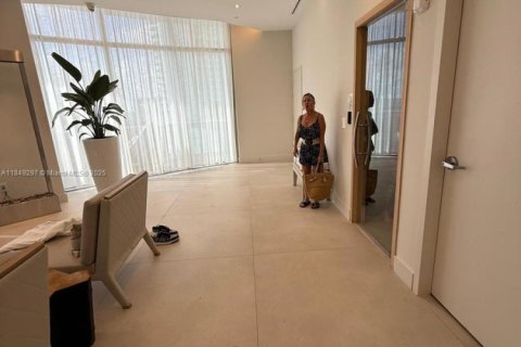 Condo in Miami, Florida, 1 bedroom  № 1857179 - photo 18