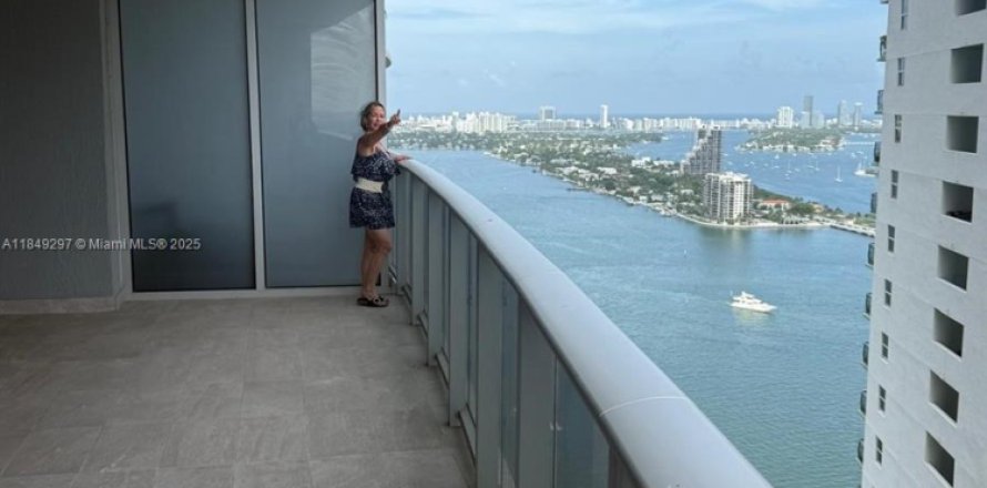 Condo in Miami, Florida, 1 bedroom № 1857179