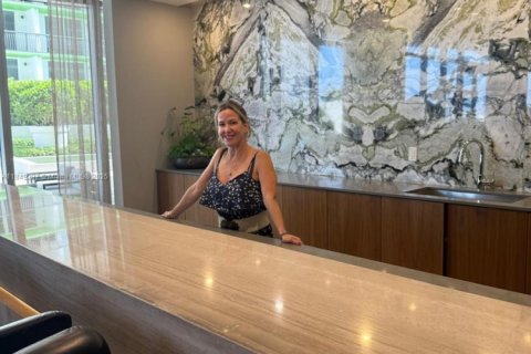 Condo in Miami, Florida, 1 bedroom  № 1857179 - photo 14